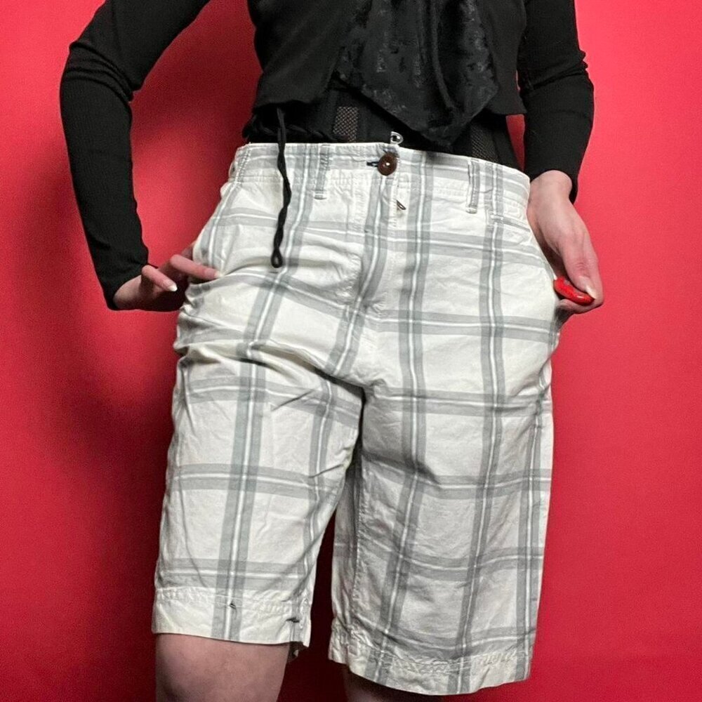 American eagle outfitters / Y2K Grey and white unisex shorts 🩶🤍​​​​​​​​
